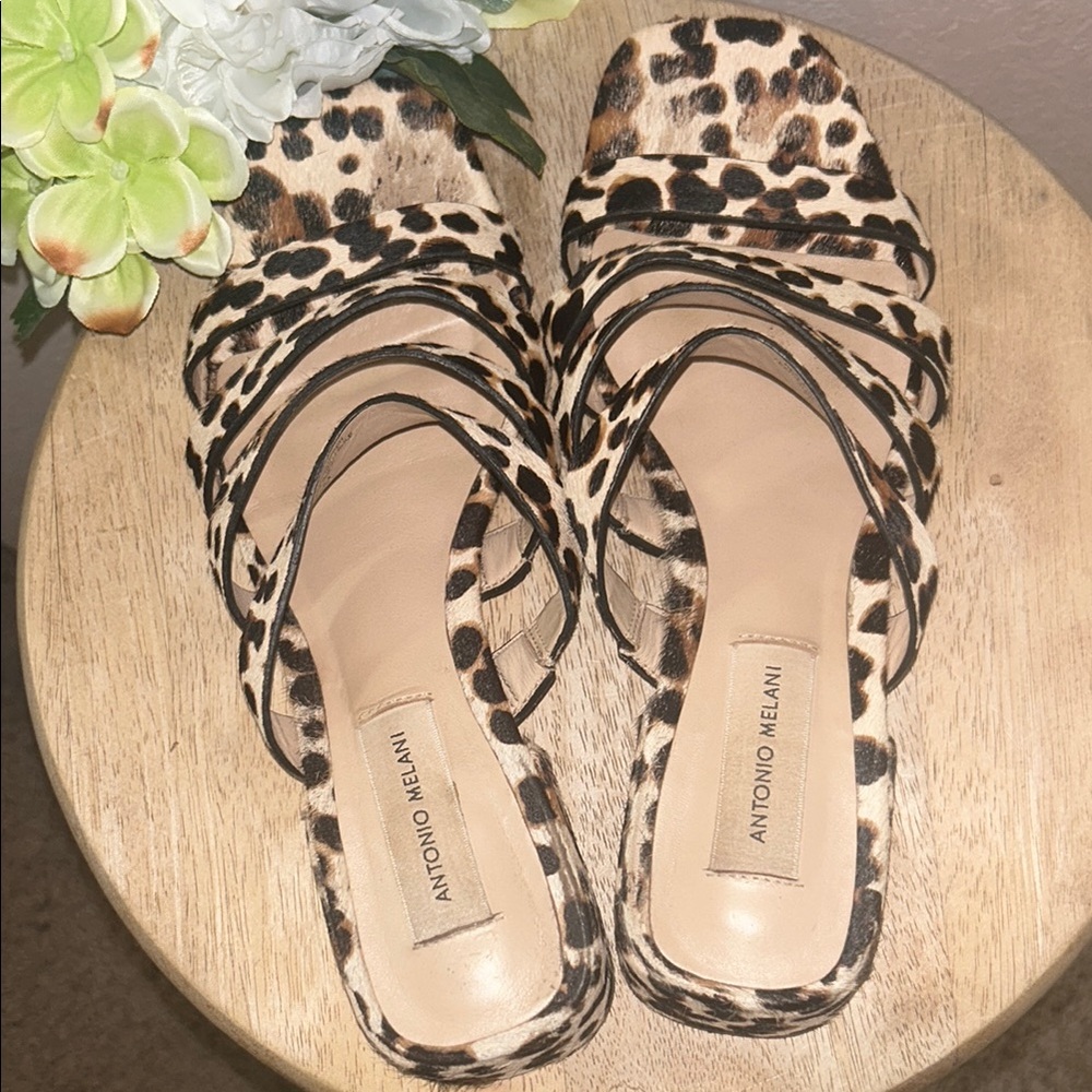 Antonio Melani Brown & Black Leather Sandals Strappy Slip-On Size 8.5 - Picture 3 of 12